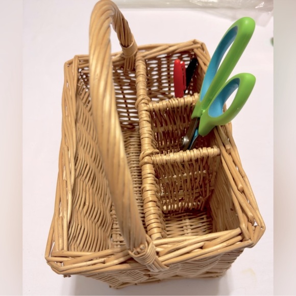THE BASKET LADY Wicker Picnic Caddy Kitchen Cutlery Napkin Wooden Basket - Picture 10 of 15